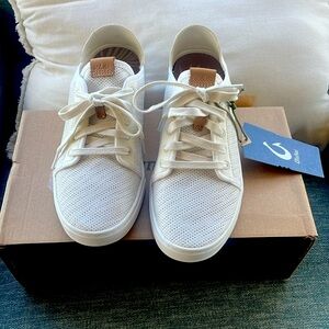 Size 8. NIB. Pehuea Li Olukai Shoes